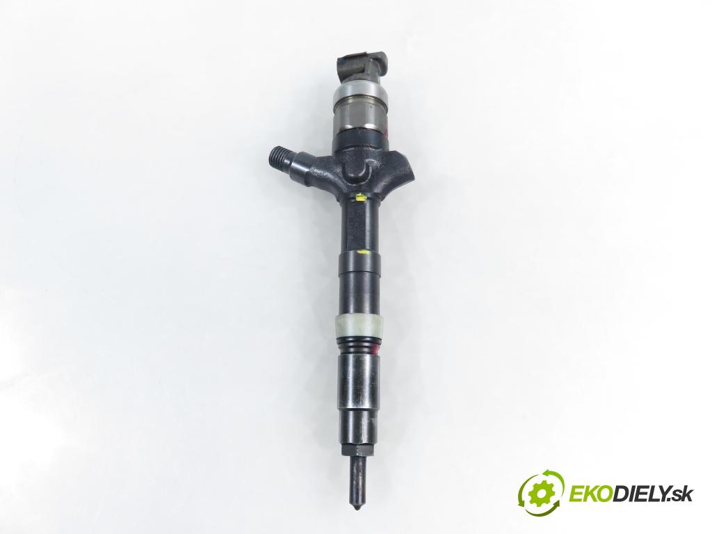 TOYOTA AVENSIS Kombi (_T25_) KOMBI 2004 85,00 2.0 D-4D 116 - 1CD-FTV 1995,00 vstrekovač 236700G010 (Vstrekovač paliva)