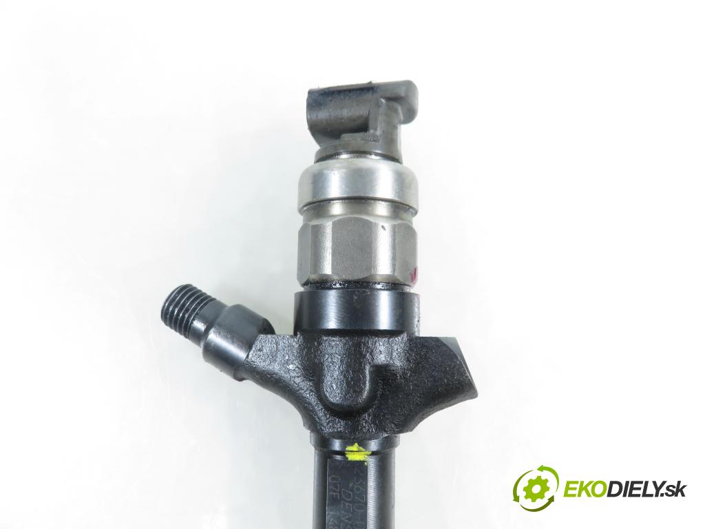 TOYOTA AVENSIS Kombi (_T25_) KOMBI 2004 85,00 2.0 D-4D 116 - 1CD-FTV 1995,00 vstrekovač 236700G010 (Vstrekovač paliva)