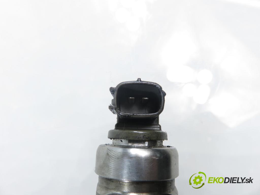 TOYOTA AVENSIS Kombi (_T25_) KOMBI 2004 85,00 2.0 D-4D 116 - 1CD-FTV 1995,00 vstrekovač 236700G010 (Vstrekovač paliva)