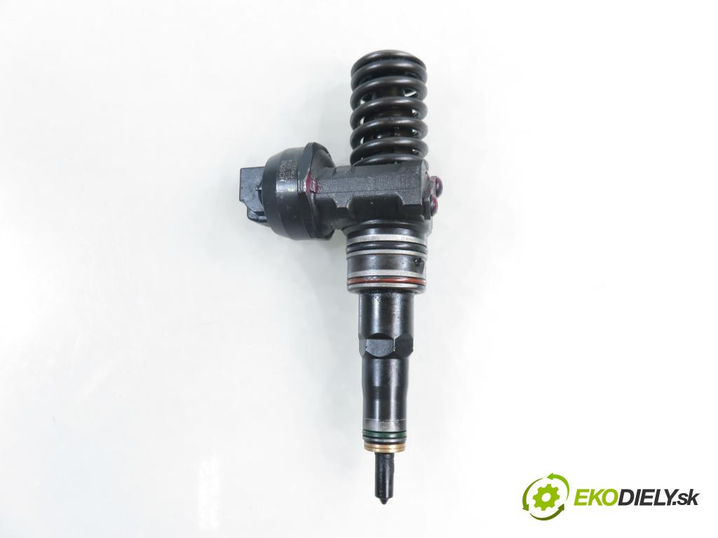 AUDI A4 (8E2, B6) SEDAN 2001 96,00 1.9 TDI PD 130 - AWX 1896,00 Vstrekovač 038130073AR ; 0414720214 (Vstrekovač paliva)