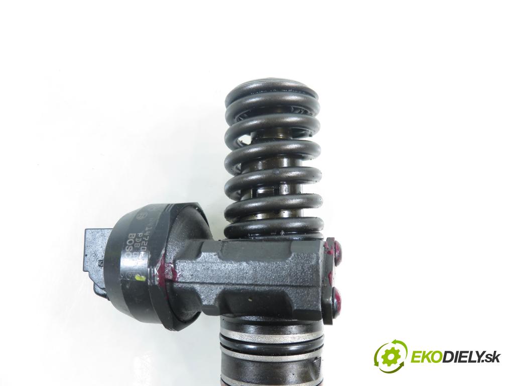 AUDI A4 (8E2, B6) SEDAN 2001 96,00 1.9 TDI PD 130 - AWX 1896,00 Vstrekovač 038130073AR ; 0414720214 (Vstrekovač paliva)