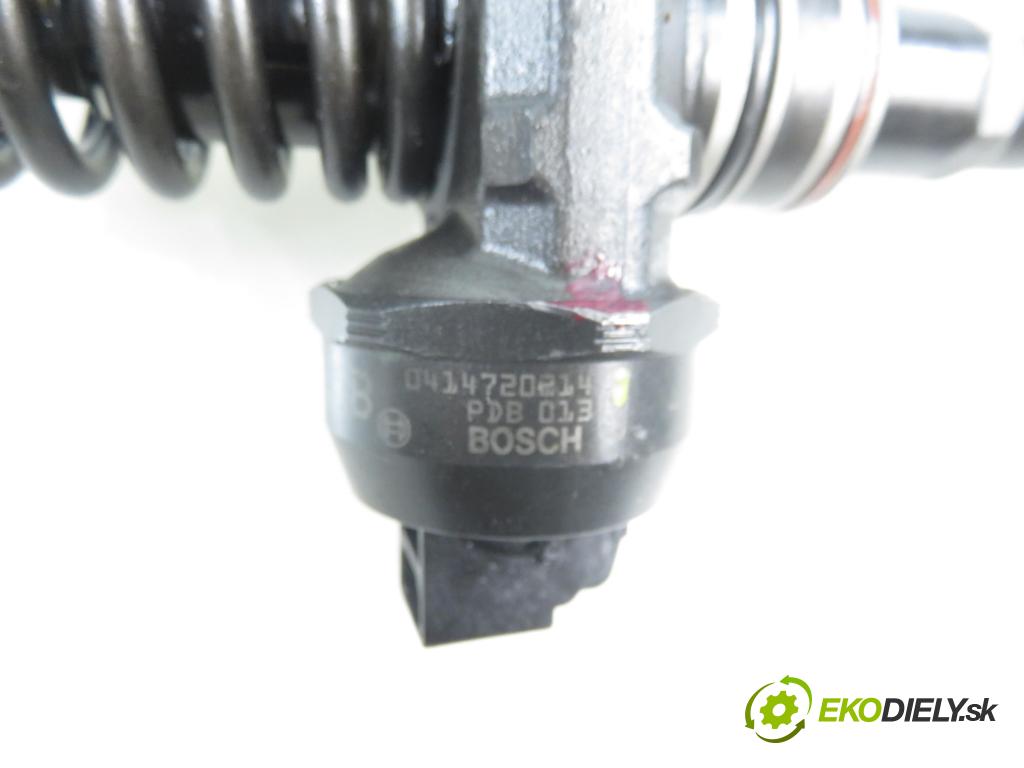 AUDI A4 (8E2, B6) SEDAN 2001 96,00 1.9 TDI PD 130 - AWX 1896,00 Vstrekovač 038130073AR ; 0414720214 (Vstrekovač paliva)