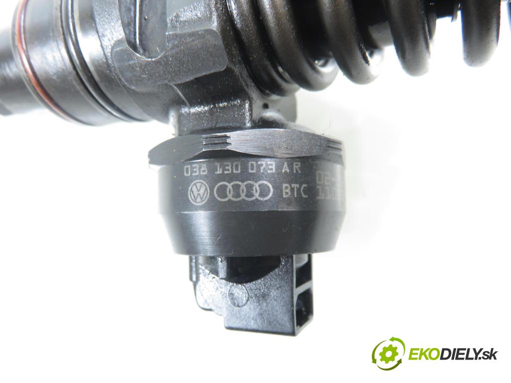 AUDI A4 (8E2, B6) SEDAN 2001 96,00 1.9 TDI PD 130 - AWX 1896,00 Vstrekovač 038130073AR ; 0414720214 (Vstrekovač paliva)