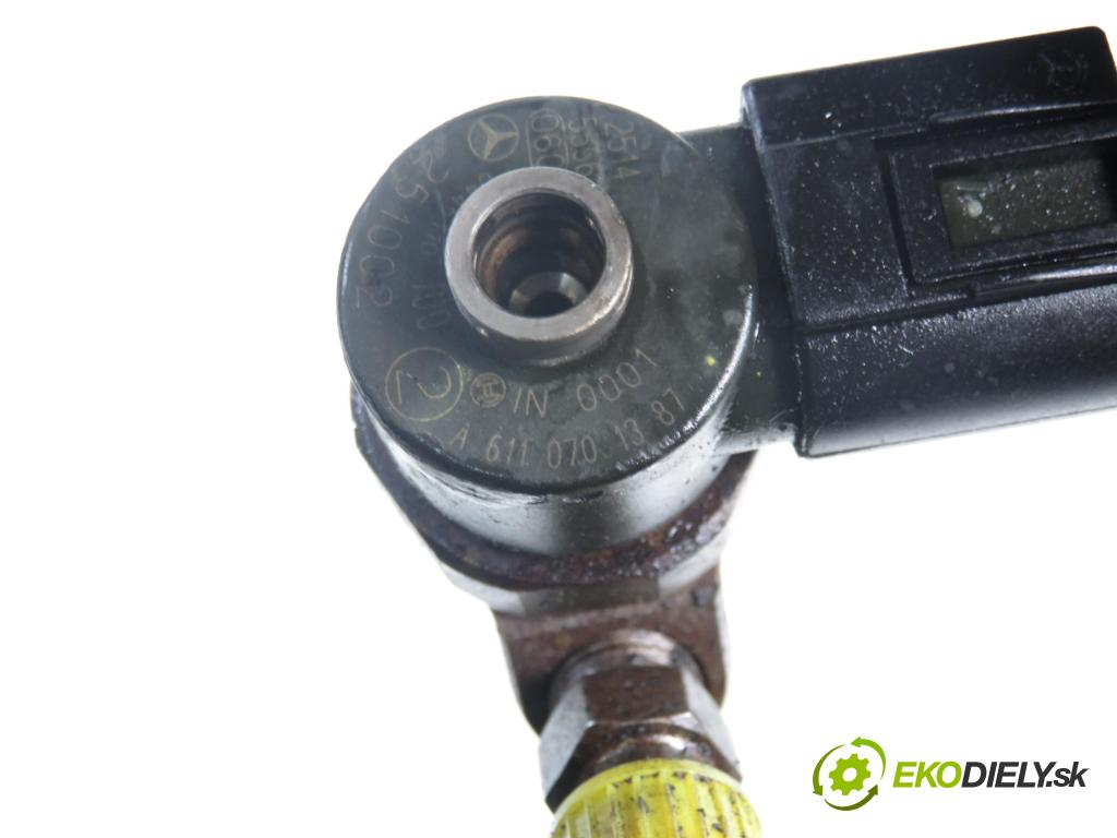 MERCEDES-BENZ KLASA C (W203) SEDAN 2003 85,00 C 200 CDI 116 - OM 611.962 2148,00 vstrekovač 0445110100 ; 6110701387 (Vstrekovač paliva)