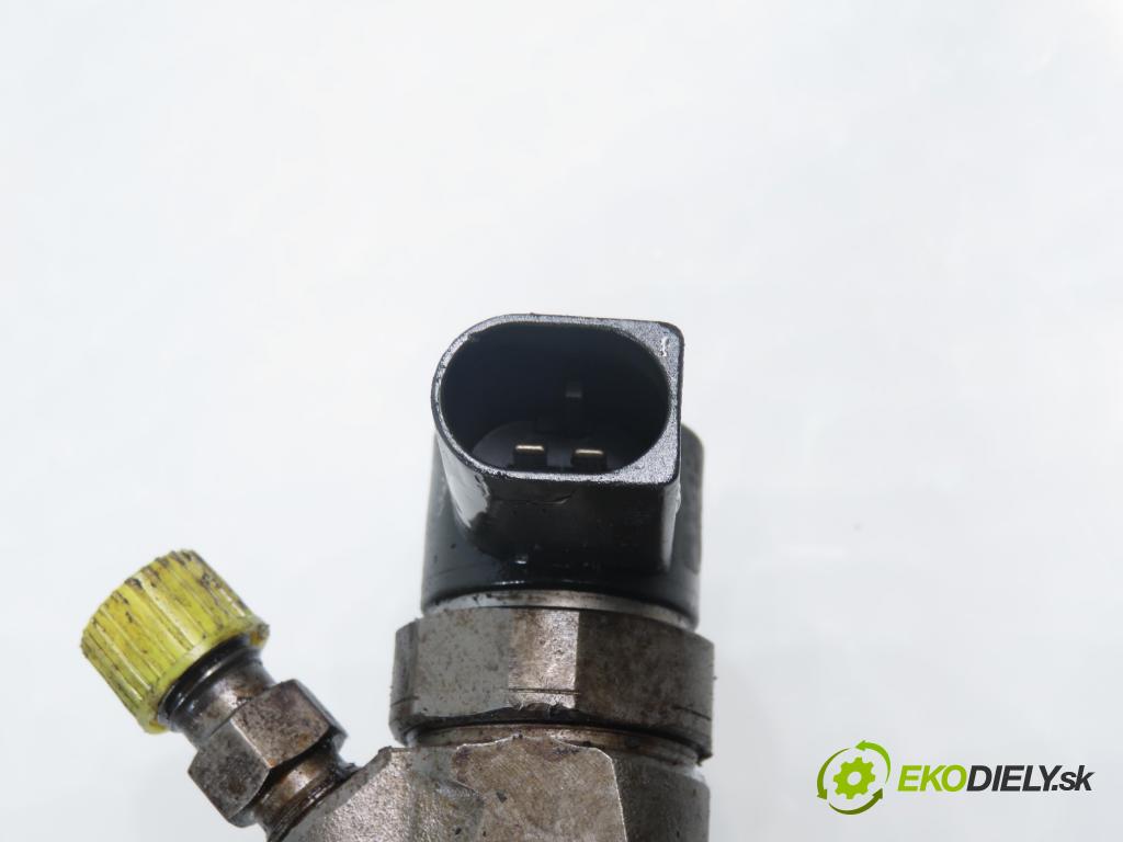 MERCEDES-BENZ KLASA C (W203) SEDAN 2003 85,00 C 200 CDI 116 - OM 611.962 2148,00 vstrekovač 0445110100 ; 6110701387 (Vstrekovač paliva)