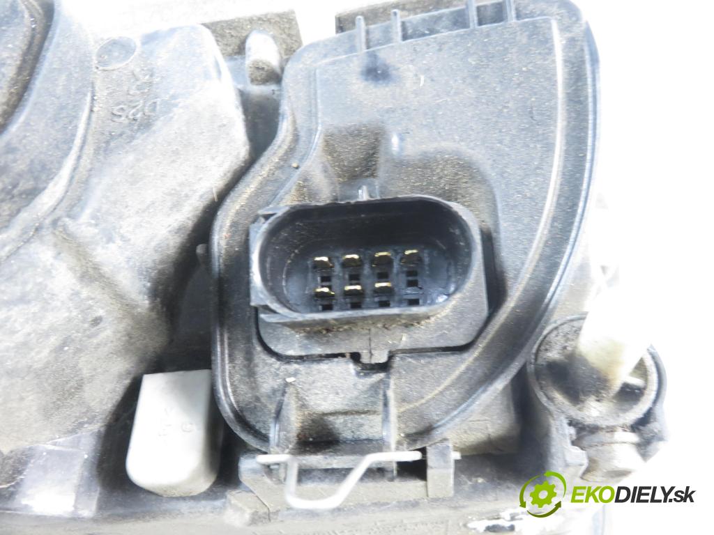 AUDI A4 (8D2, B5) SEDAN 2000 110,00 2.5 TDI - AFB 2496,00 Svetlo PP