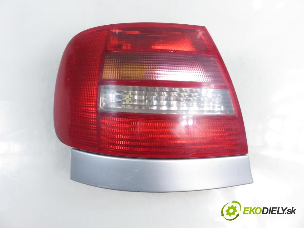 AUDI A4 (8D2, B5) SEDAN 2000 110,00 2.5 TDI - AFB 2496,00 Svetlo ľavé zadné 