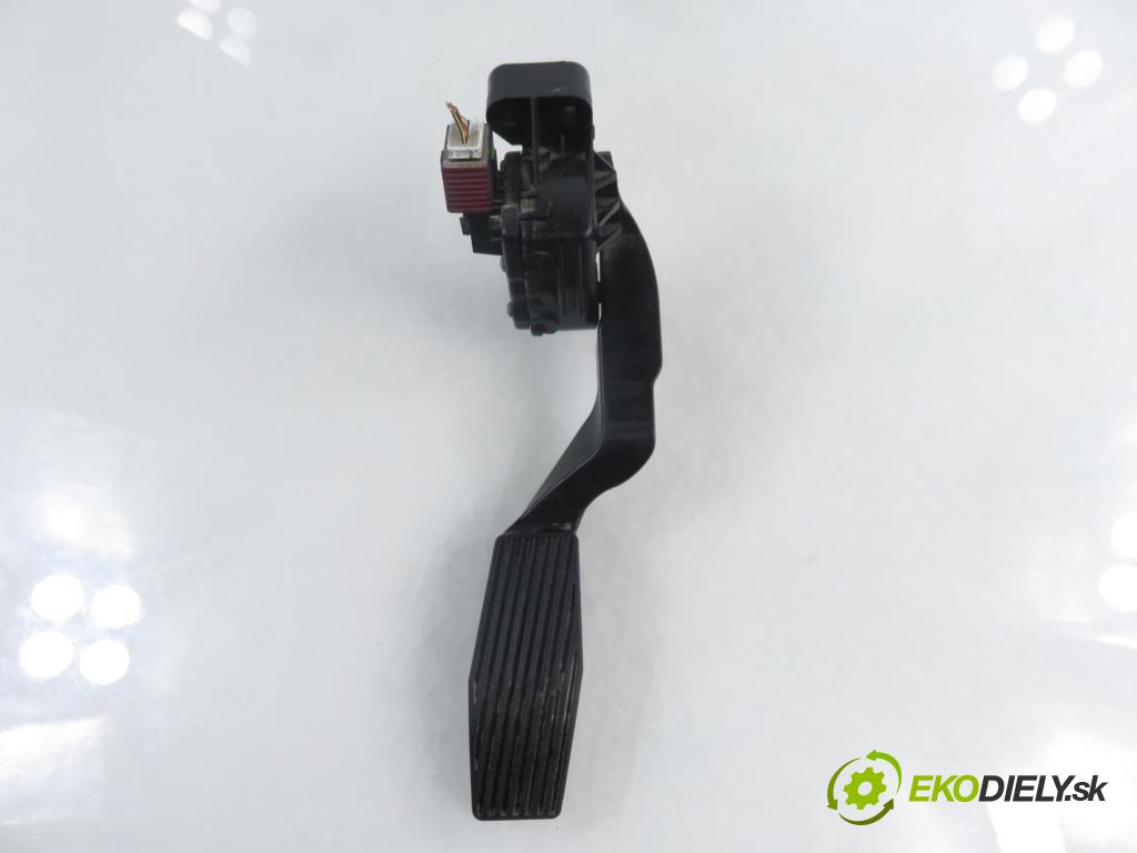 OPEL ZAFIRA B (A05) MINIVAN 2006 74,00 1.9 CDTI 8V 101 - Z 19 DTL 1910,00 Potenciometer plynu 9202341BT ; 6PV00811400 (Potenciometer plynového pedálu)