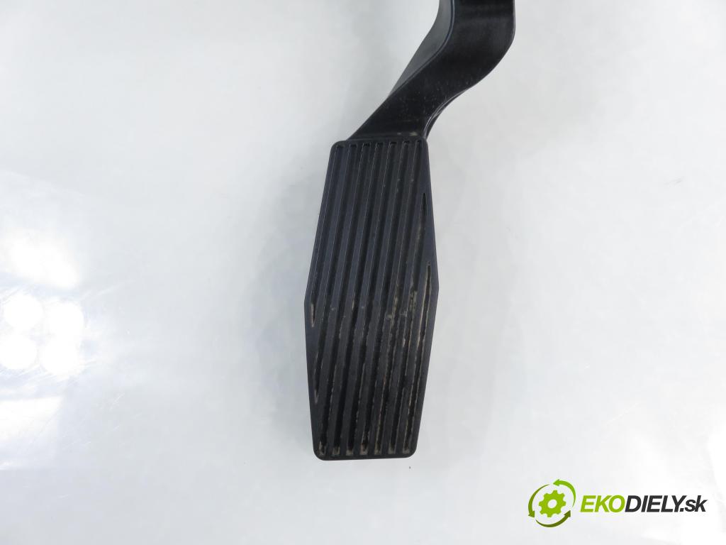 OPEL ZAFIRA B (A05) MINIVAN 2006 74,00 1.9 CDTI 8V 101 - Z 19 DTL 1910,00 Potenciometer plynu 9202341BT ; 6PV00811400 (Potenciometer plynového pedálu)