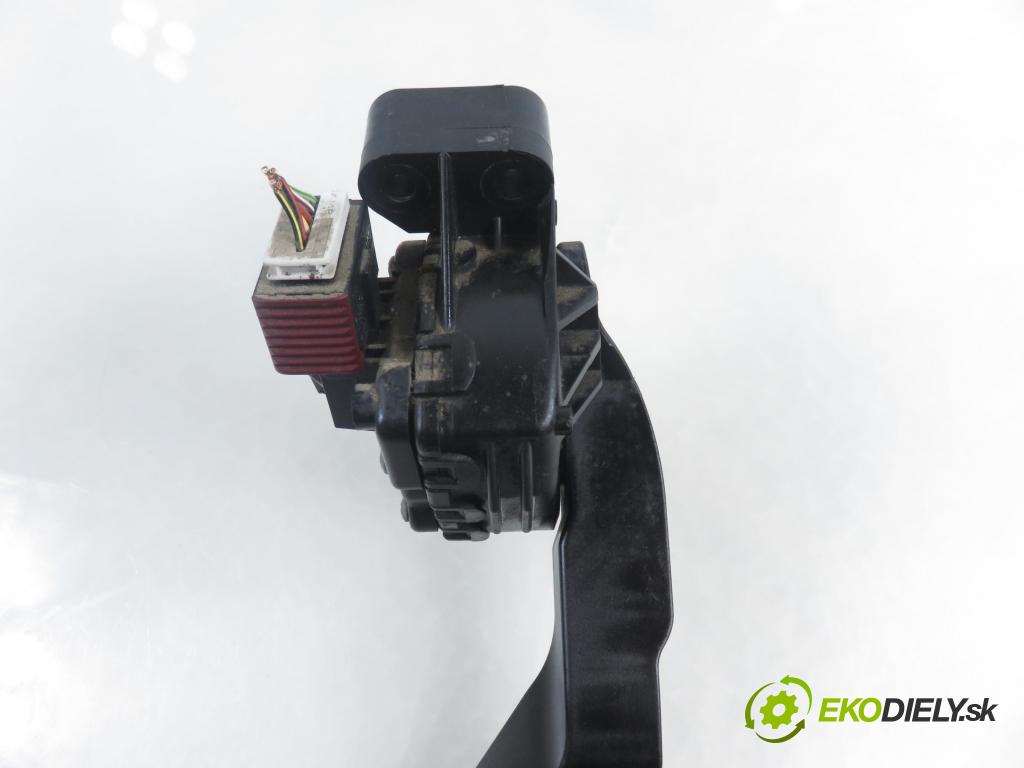 OPEL ZAFIRA B (A05) MINIVAN 2006 74,00 1.9 CDTI 8V 101 - Z 19 DTL 1910,00 Potenciometer plynu 9202341BT ; 6PV00811400 (Potenciometer plynového pedálu)