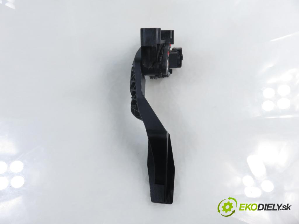 OPEL ZAFIRA B (A05) MINIVAN 2006 74,00 1.9 CDTI 8V 101 - Z 19 DTL 1910,00 Potenciometer plynu 9202341BT ; 6PV00811400 (Potenciometer plynového pedálu)