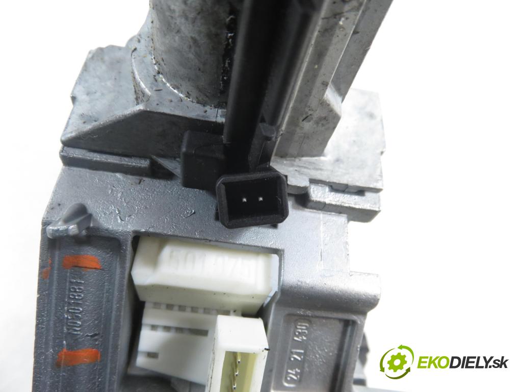 OPEL ZAFIRA B (A05) MINIVAN 2006 74,00 1.9 CDTI 8V 101 - Z 19 DTL 1910,00 spinačka N0501881 (Spínacia skrinka)