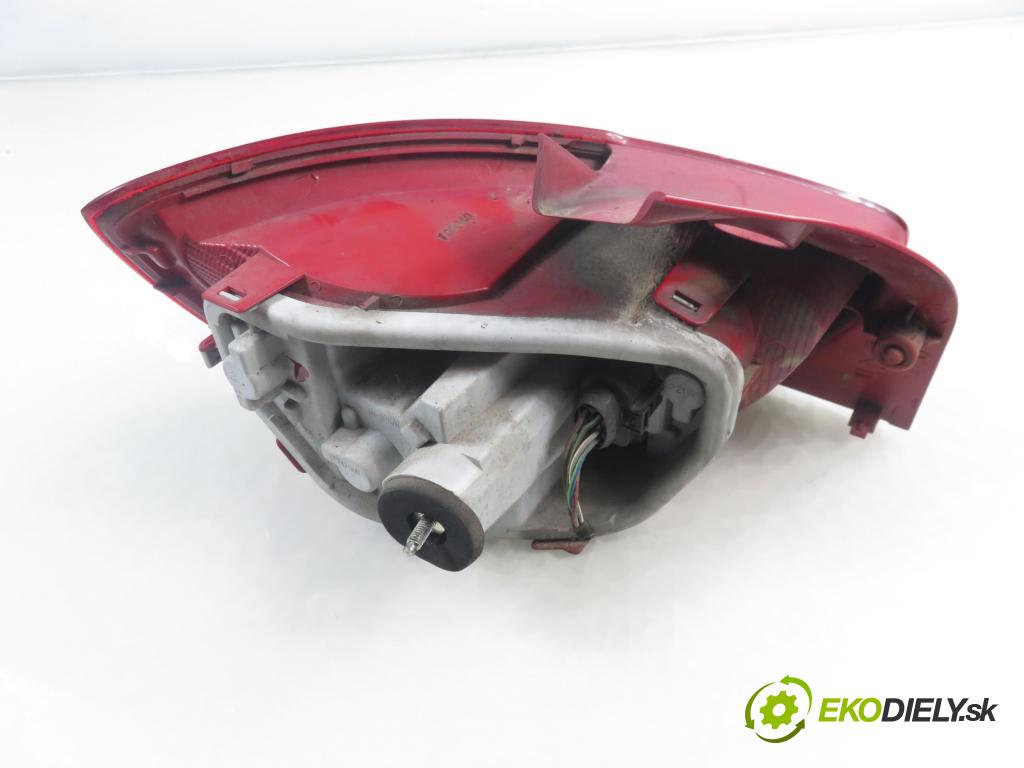 SEAT IBIZA IV (6J5, 6P1) HB 2009 51,00 1.2 12V DOHC 70 - BZG 1198,00 Svetlo pravé zadné 6J4945096B