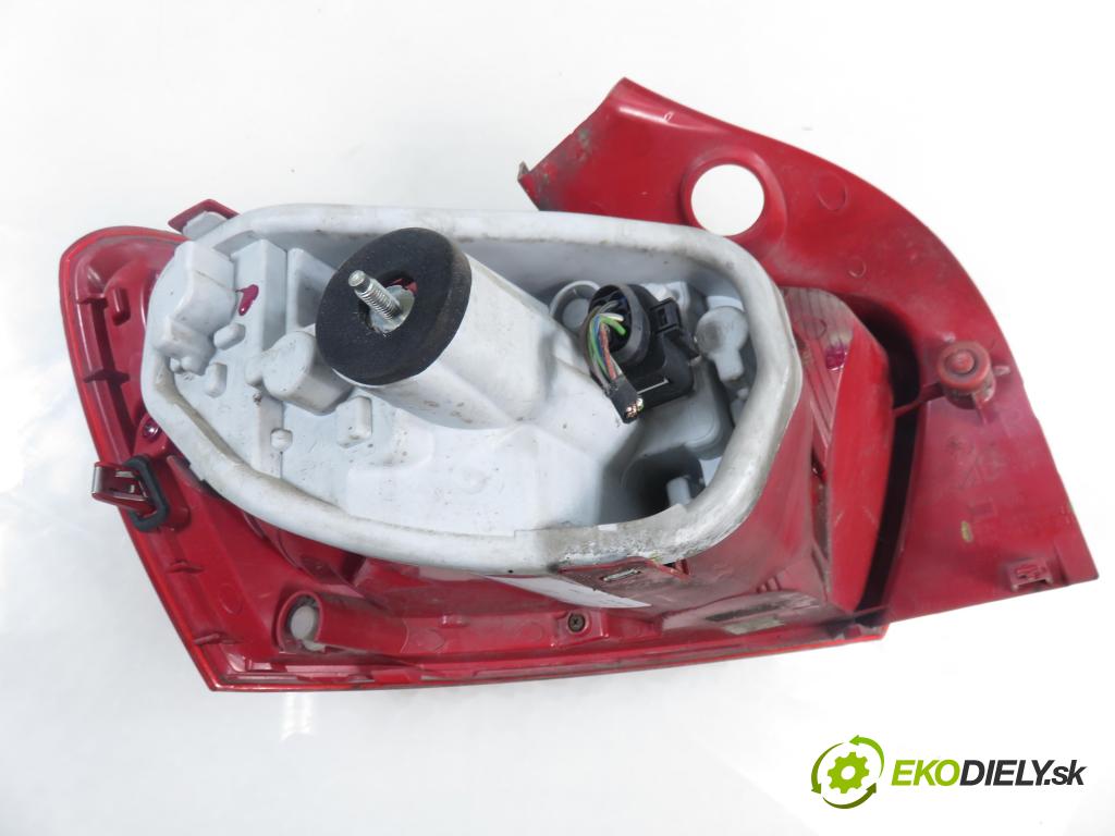 SEAT IBIZA IV (6J5, 6P1) HB 2009 51,00 1.2 12V DOHC 70 - BZG 1198,00 Svetlo pravé zadné 6J4945096B