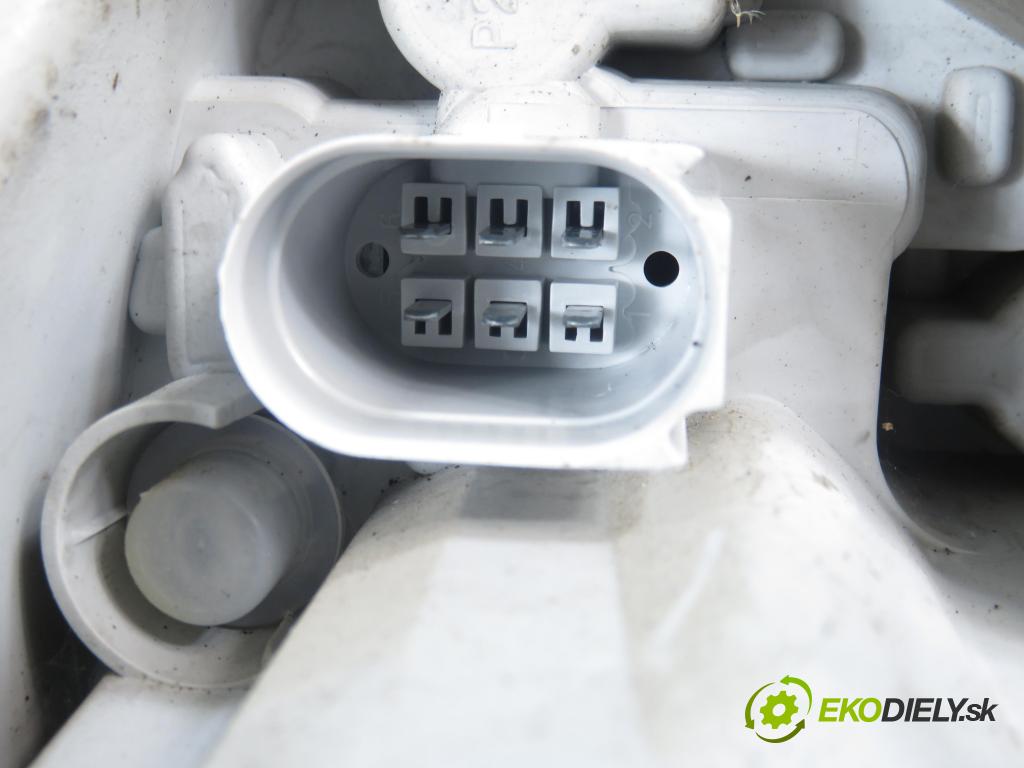 SEAT IBIZA IV (6J5, 6P1) HB 2009 51,00 1.2 12V DOHC 70 - BZG 1198,00 Svetlo pravé zadné 6J4945096B