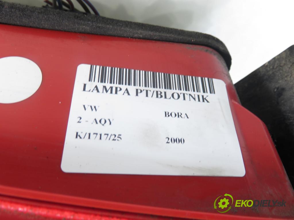 VW BORA (1J2) SEDAN 2000 85,00 2 - AQY 1984,00 světlo pravé zadní  ; 1J5945096AA