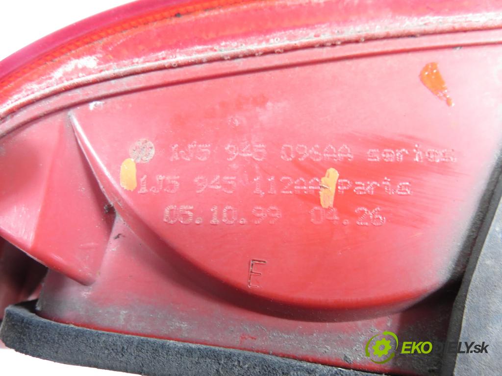 VW BORA (1J2) SEDAN 2000 85,00 2 - AQY 1984,00 světlo pravé zadní  ; 1J5945096AA