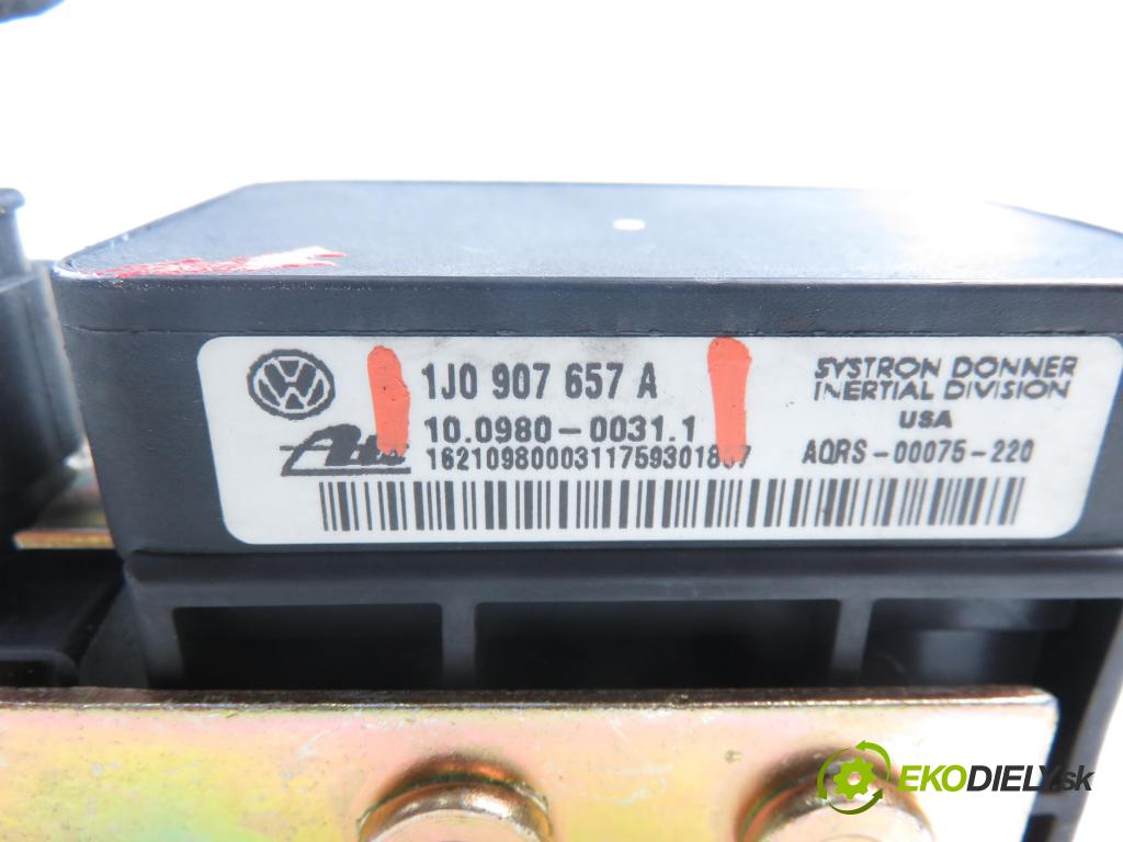 VW BORA (1J2) SEDAN 2000 85,00 2 - AQY 1984,00 snímač ESP 1J0907657A ; 10098000311 ; 1J0907651A