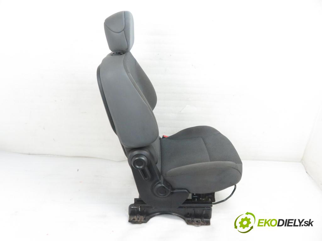 PEUGEOT PARTNER Skrzynia FURGON 2011 55,00 1.6 HDi - 9HT (DV6BTED4) 1560,00 Sedadlo CESTUJÚCI/PP
