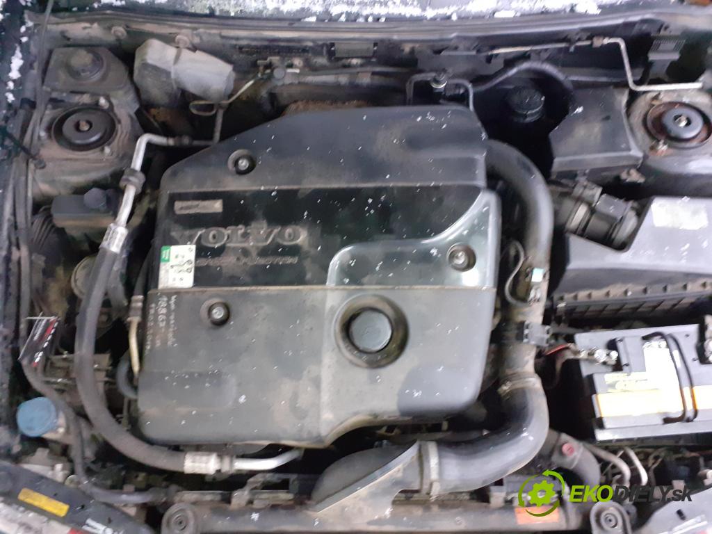 VOLVO V40 Kombi (645) KOMBI 2004 85,00 1.9 DI 116 - D 4192 T3 1870,00 Motor DIESEL D4192T3 ; F9Q2
