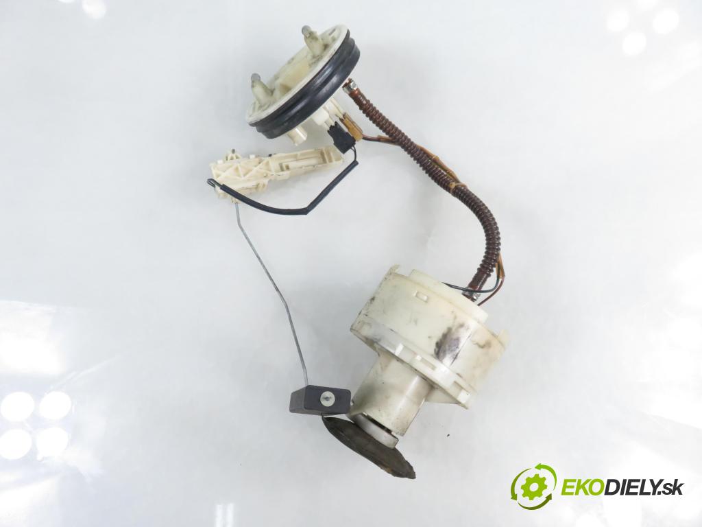 AUDI A4 (8D2, B5) SEDAN 1996 74,00 1.6 8V 100 - ADP 1595,00 pumpa paliva 8D0201319
