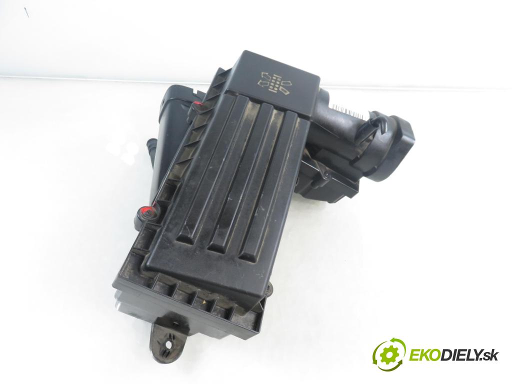 VW PASSAT B6 (3C2) SEDAN 2007 125,00 2.0 TDI - BMR 1968,00 Obal filtra vzduchu 3C0129607AS ; 3C0129601BF (Obal vzduchového filtra)