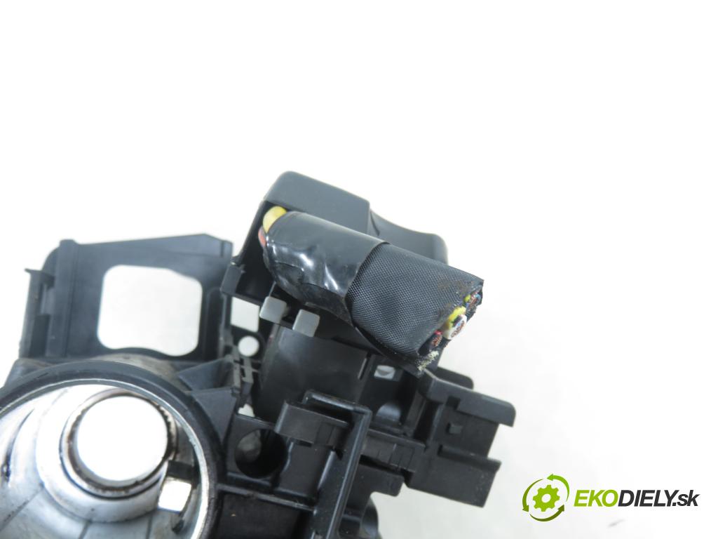 SUZUKI IGNIS II (MH) HB 2003 69,00 1.3 VVT 4x4 94 - M13A 1328,00 spinačka 24413106 ; 3397086G0 ; X1T12571M (Spínacia skrinka)