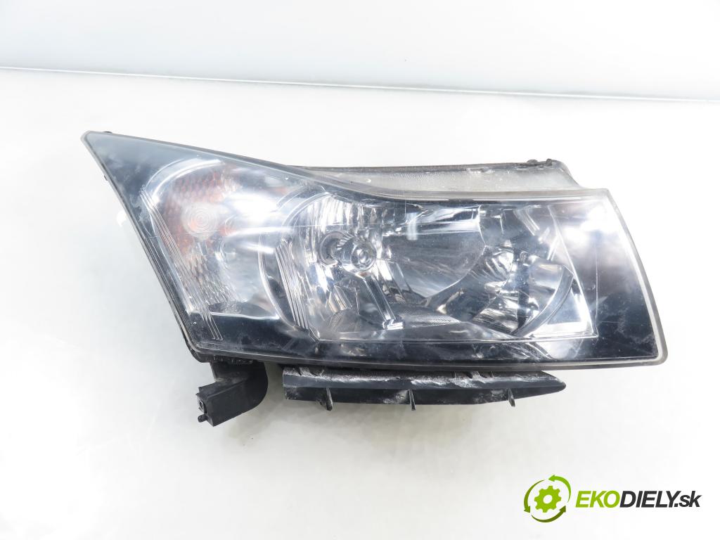 CHEVROLET CRUZE liftback (J305) HB 2012 120,00 2.0 Dsl - LNP 1998,00 Svetlo PP