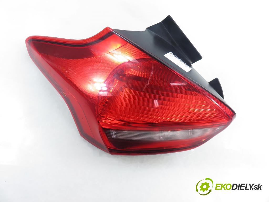 FORD FOCUS III HB 2016 77,00 1.6 Ti VCT 105 - IQDB 1596,00 světlo levé zadní E1EB13405BC