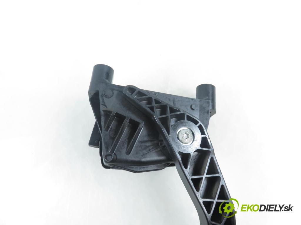 OPEL ASTRA H Kombi (A04) KOMBI 2007 81,00 1.7 CDTI - A 17 DTJ 1686,00 Potenciometer plynu 9157998BK ; 6PV00811200 (Potenciometer plynového pedálu)