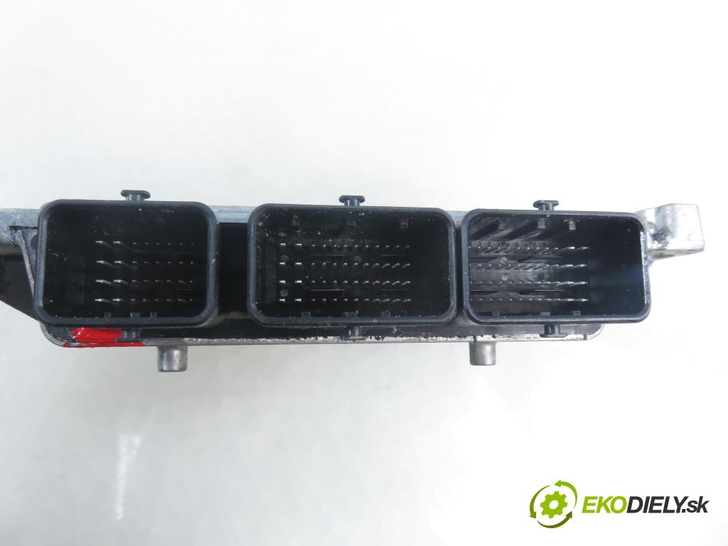 FORD FOCUS III HB 2016 77,00 1.6 Ti VCT 105 - IQDB 1596,00 Riadiaca jednotka Motor A2C95252803 ; F1FA12A650FE ; AV6112B684DA