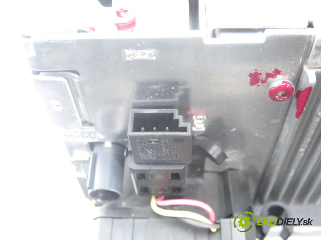 BMW 3 (E90) SEDAN 2006 120,00 2.0 320 d 163 1995,00 RADIO CD 9138448