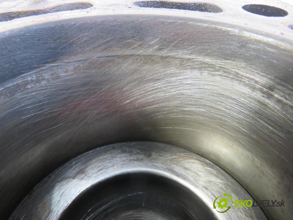 AUDI A4 Avant (8K5, B8) KOMBI 2010 125,00 2.0 TDI quattro - CAHA 1968,00 blok Motor CAHA (Blok motora)