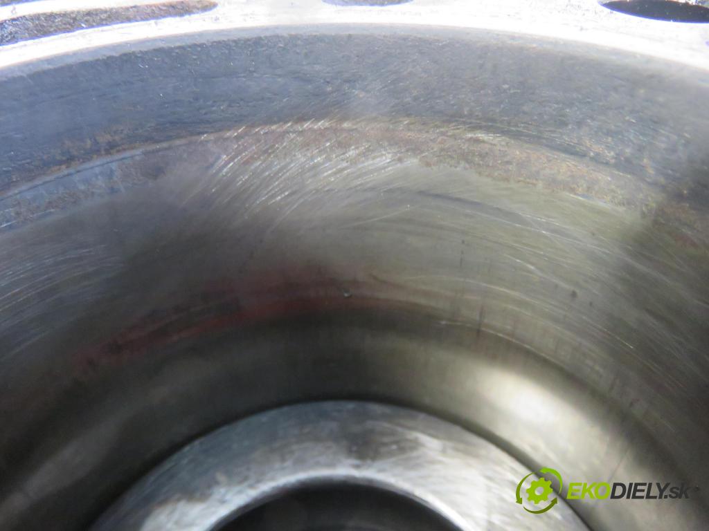 AUDI A4 Avant (8K5, B8) KOMBI 2010 125,00 2.0 TDI quattro - CAHA 1968,00 blok Motor CAHA (Blok motora)