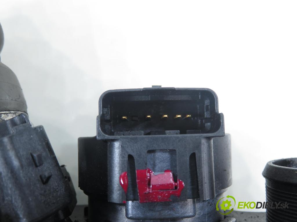 PEUGEOT 307 SW (3H) KOMBI 2006 80,00 1.6 HDI 110 - 9HZ (DV6TED4) 1560,00 Škrtiaca klapka 9657485480 (Škrtiaca klapka)