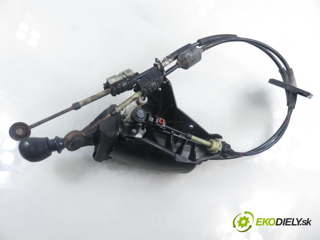 RENAULT MASTER III Platforma / podwozie (EV, HV, UV) KABINA/PLATFORMA 2015 0,00 2.3 dCi 165 FWD - M9T 700 2298,00 ZVEDÁK: 