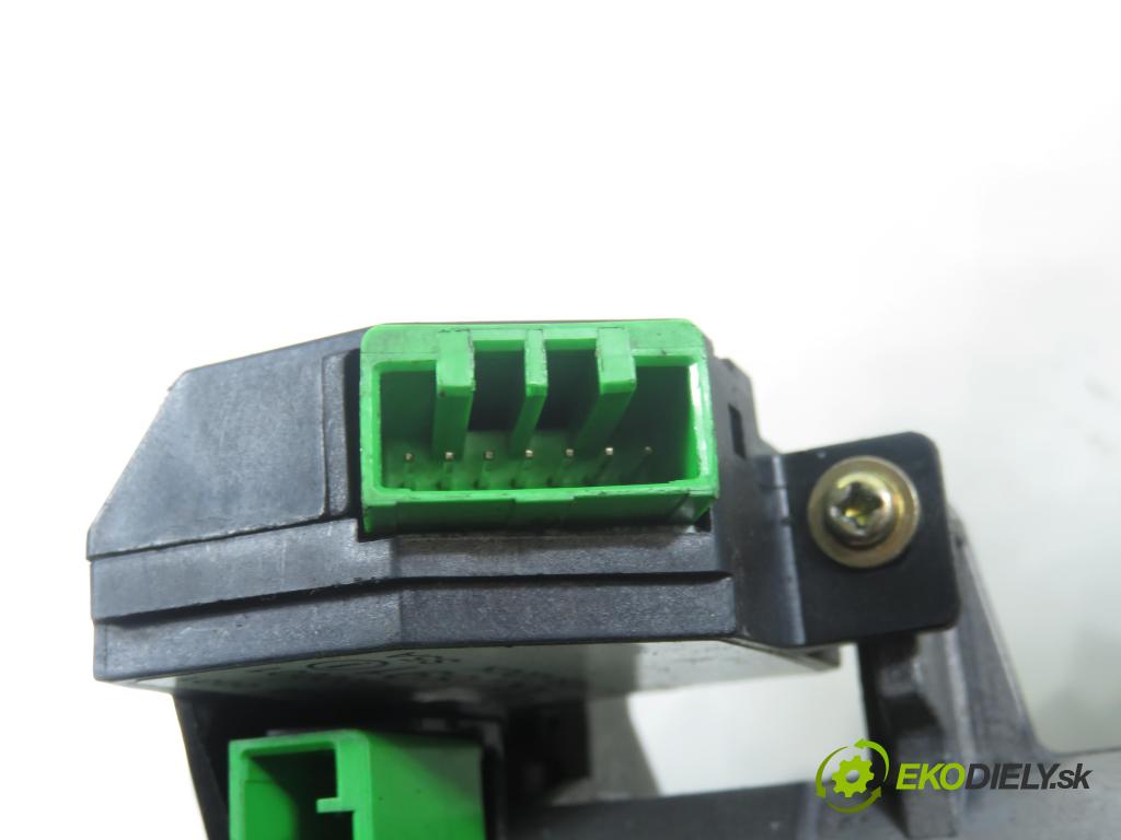 HONDA CIVIC VII Hatchback (EU, EP, EV) HB 2004 66,00 1.4 iS (EP1) 90 - D14Z6 1396,00 spinačka 25001031905A (Spínacia skrinka)