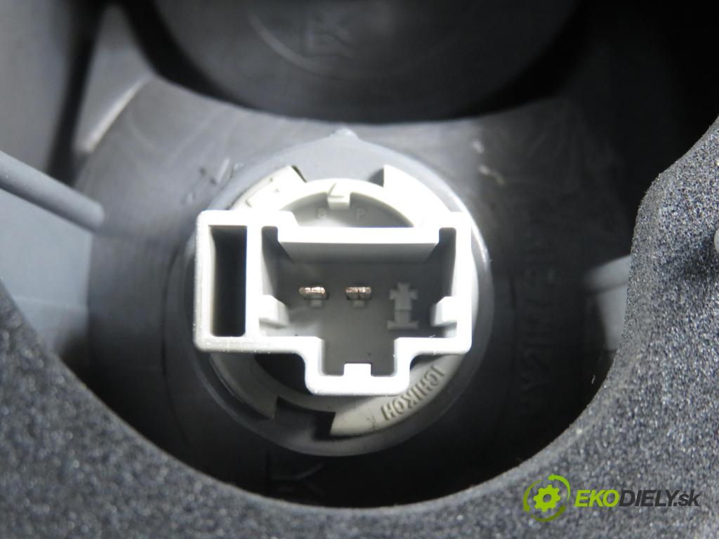 HONDA JAZZ II (GD_, GE3, GE2) HB 2006 0,00 1.4 iDSI (GE3) - L13A6 1339,00 Svetlo pravé zadné