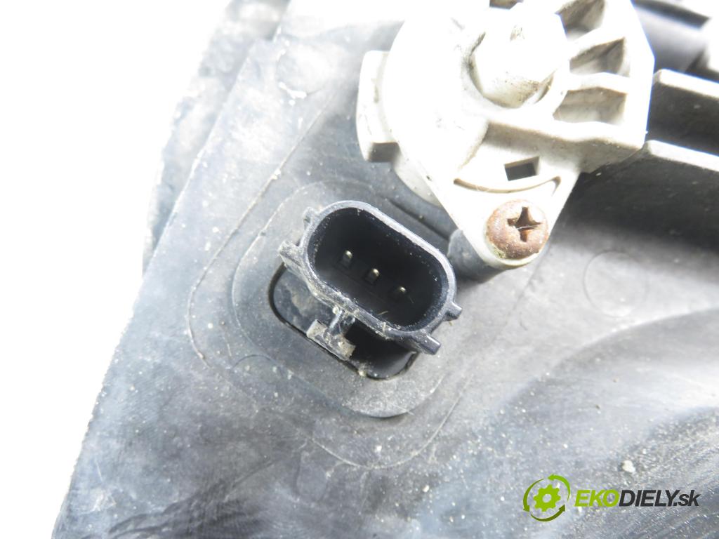 SUBARU FORESTER (SG_) KOMBI 2006 92,00 2.0 AWD 125 - EJ201 1994,00 Svetlo PP