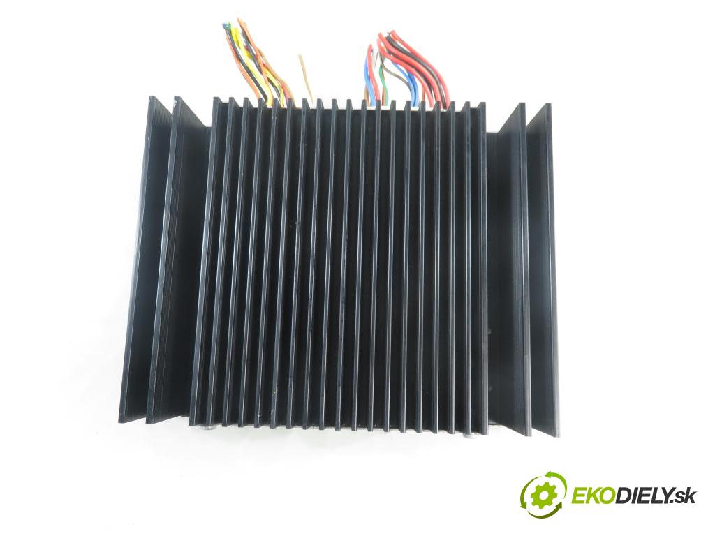 HYUNDAI i40 CW (VF) KOMBI 2014 100,00 1.7 CRDi 136 - D4FD 1685,00 zesilovač 963703Z101 (Zesilovač)