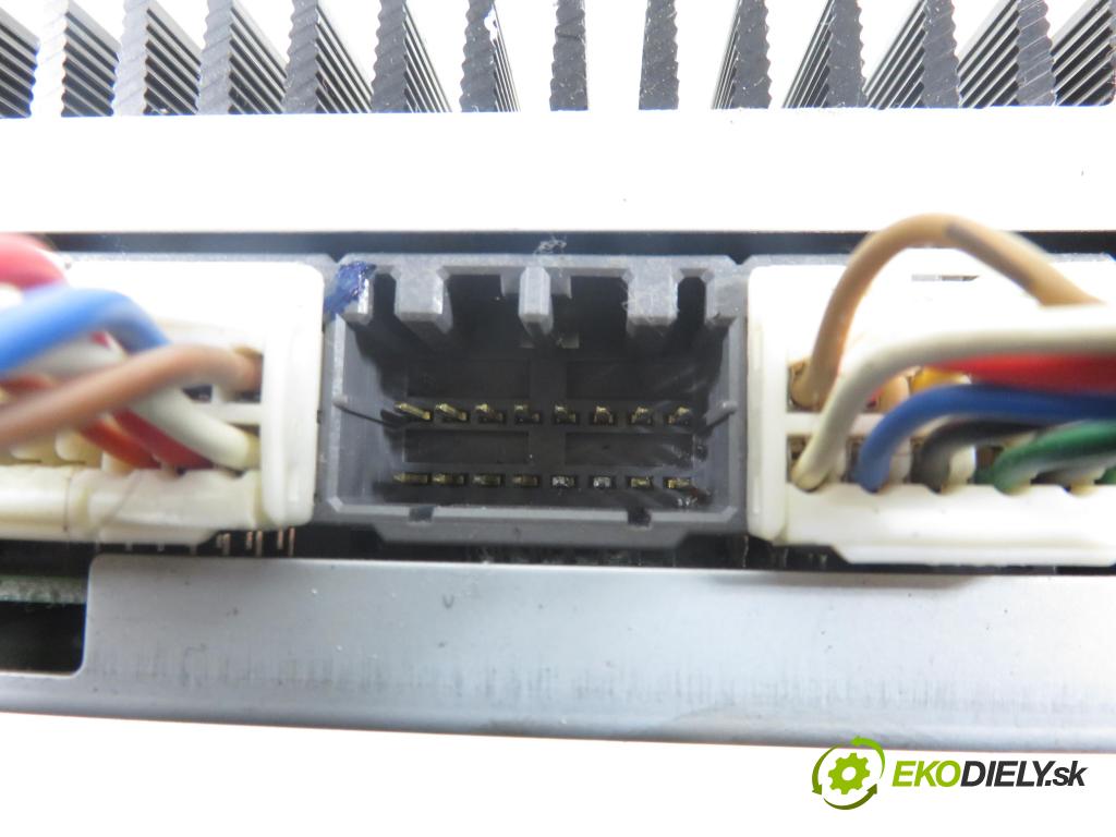 HYUNDAI i40 CW (VF) KOMBI 2014 100,00 1.7 CRDi 136 - D4FD 1685,00 zesilovač 963703Z101 (Zesilovač)