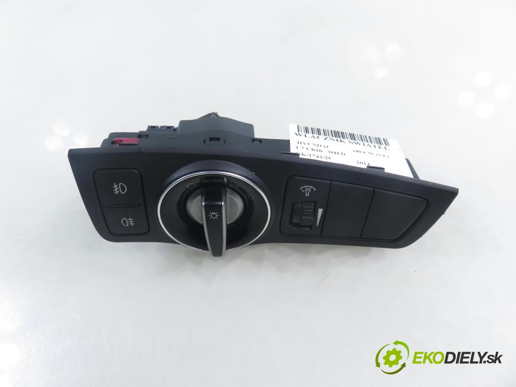 HYUNDAI i40 CW (VF) KOMBI 2014 100,00 1.7 CRDi 136 - D4FD 1685,00 přepínač světla 933003Z050