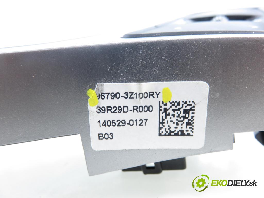 HYUNDAI i40 CW (VF) KOMBI 2014 100,00 1.7 CRDi 136 - D4FD 1685,00 ovladač rádia 967903Z100RY
