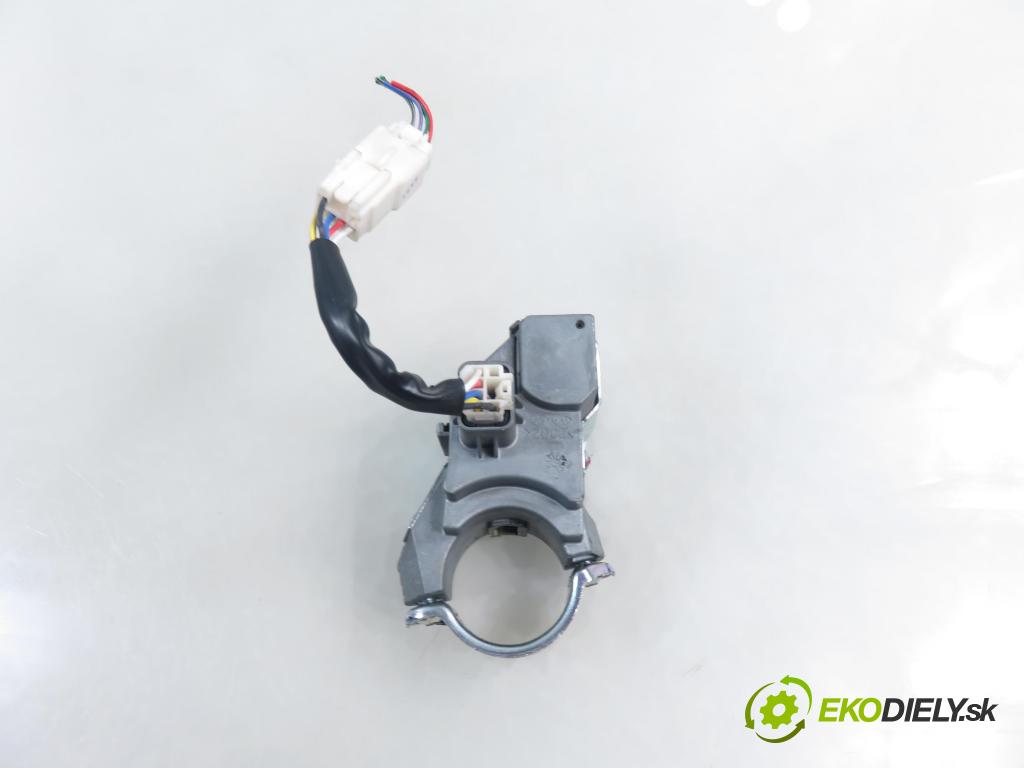 HYUNDAI i40 CW (VF) KOMBI 2014 100,00 1.7 CRDi 136 - D4FD 1685,00 blokáda tyče volantu 819003Z000