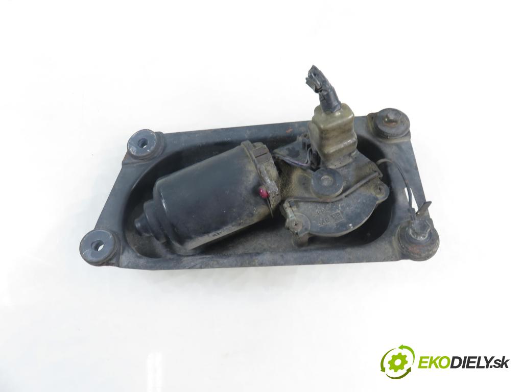 SUZUKI GRAND VITARA I (FT, HT) TERENOWY 2002 64,00 2.0 TD 87 4x4 - RF (MAZDA) 1998,00 Motorček stieračov predný