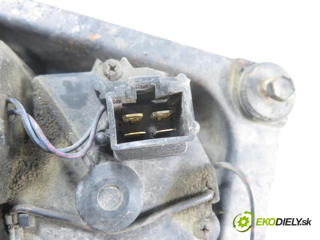 SUZUKI GRAND VITARA I (FT, HT) TERENOWY 2002 64,00 2.0 TD 87 4x4 - RF (MAZDA) 1998,00 Motorček stieračov predný