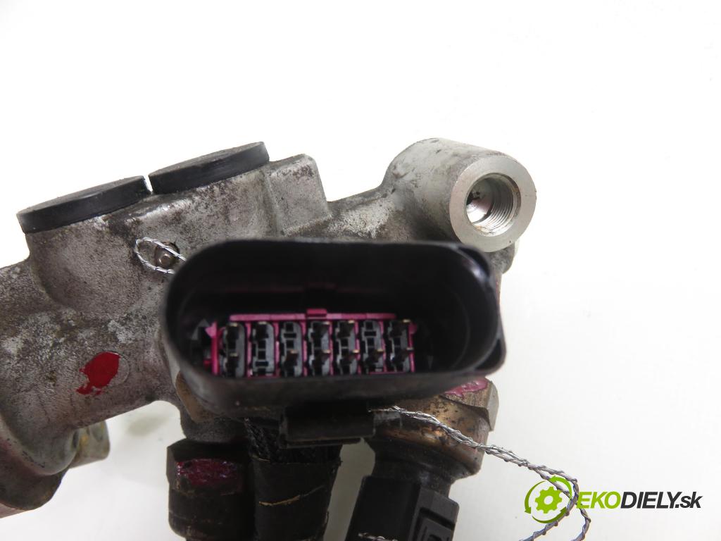 VW GOLF IV (1J1) HB 2000 74,00 1.6 - APF 1595,00 Pumpa brzdová ATE23 (Posilňovač bŕzd)