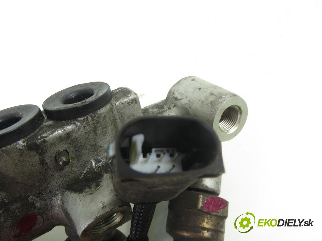 VW GOLF IV (1J1) HB 2000 74,00 1.6 - APF 1595,00 Pumpa brzdová ATE23 (Posilňovač bŕzd)