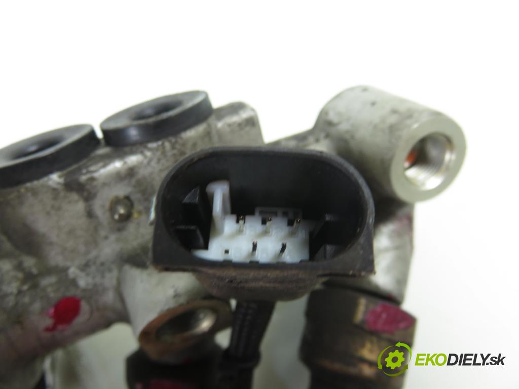 VW GOLF IV (1J1) HB 2000 74,00 1.6 - APF 1595,00 Pumpa brzdová ATE23 (Posilňovač bŕzd)