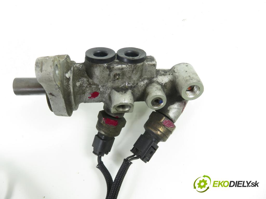 VW GOLF IV (1J1) HB 2000 74,00 1.6 - APF 1595,00 Pumpa brzdová ATE23 (Posilňovač bŕzd)